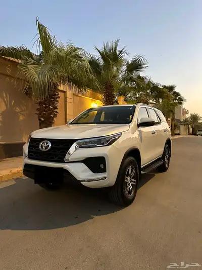 نوع السيارة   تويوتا فورشنر VX1 2023 بنزين الممشى 49 الف 0