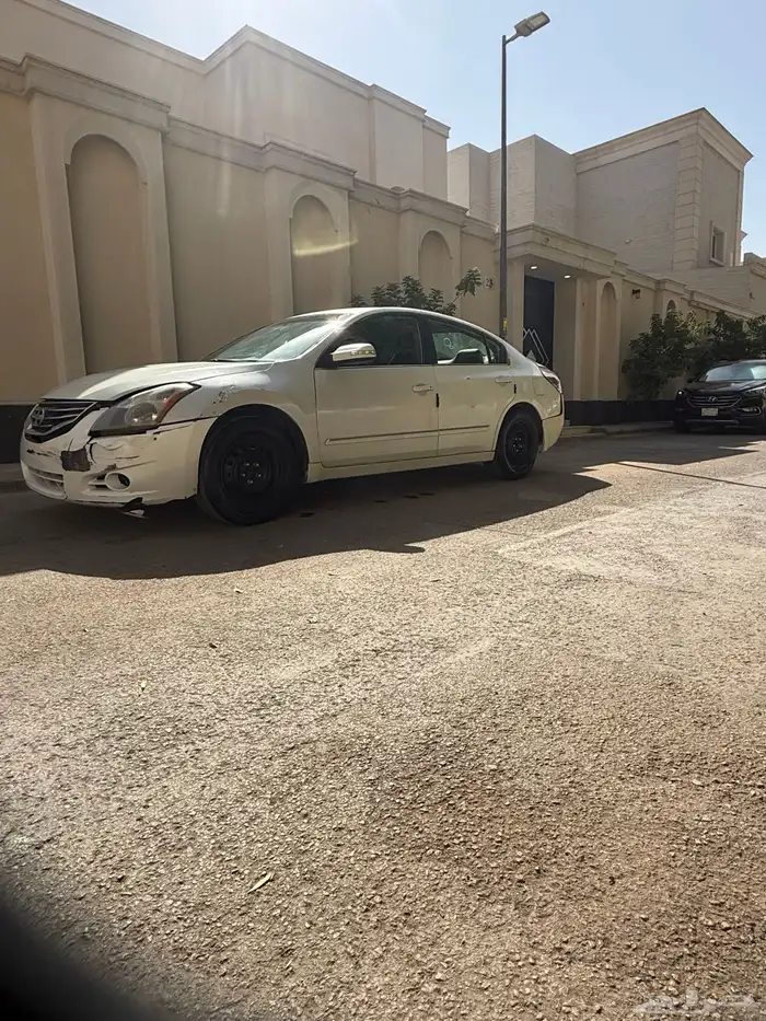 للبيع نيسان التيما 2010 - أبيض 7