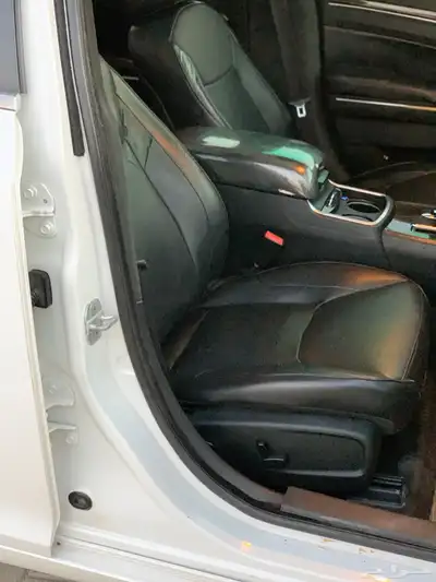 كرايزلر فل كامل V6 سعودي بدي وكالة 2012 37
