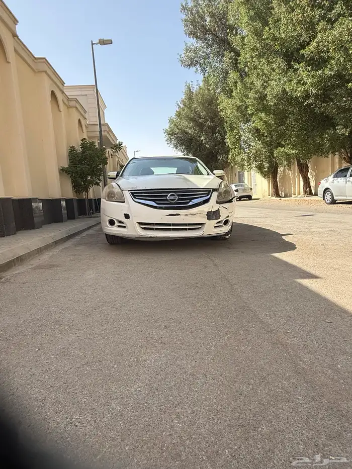 للبيع نيسان التيما 2010 - أبيض 4