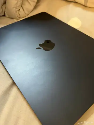 للبيع ماك بوك اير M4 1