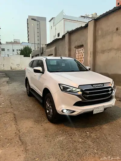ايسوزو MUX فل كامل بدون دبل ماشي 27 الف 30