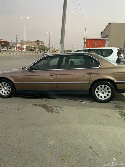 بي ام دبليو 2001 1