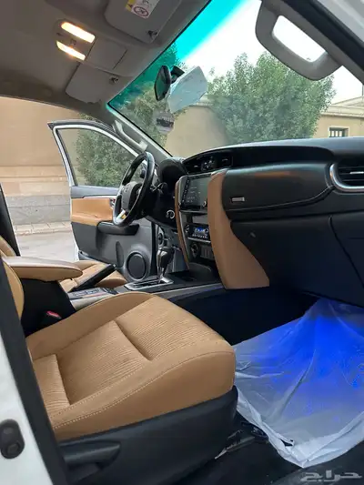 نوع السيارة   تويوتا فورشنر VX1 2023 بنزين الممشى 49 الف 10