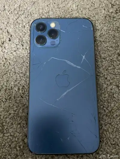ايفون12برو وايفون XR 1