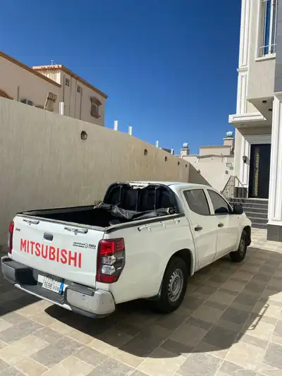 متسوبيشي L200 1