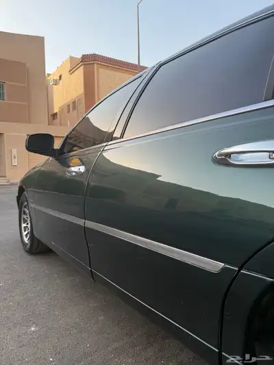 لينكولن تاون كار 1999 1