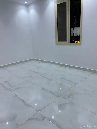 شقة خمس غرف بحي الريان خلف محطة الشرقية 20