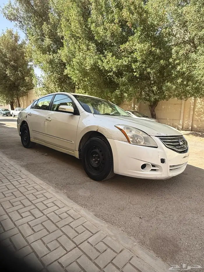 للبيع نيسان التيما 2010 - أبيض 1