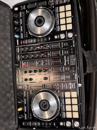 دي جي جهاز DJ بايونير DDJ-SX2 نظيف مع المحول الأصلي 1