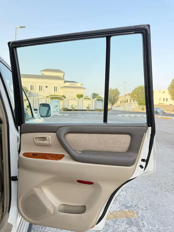تويوتا لاندكروزر (خليجي فل كامل وكاله) السوم واصل 70 21