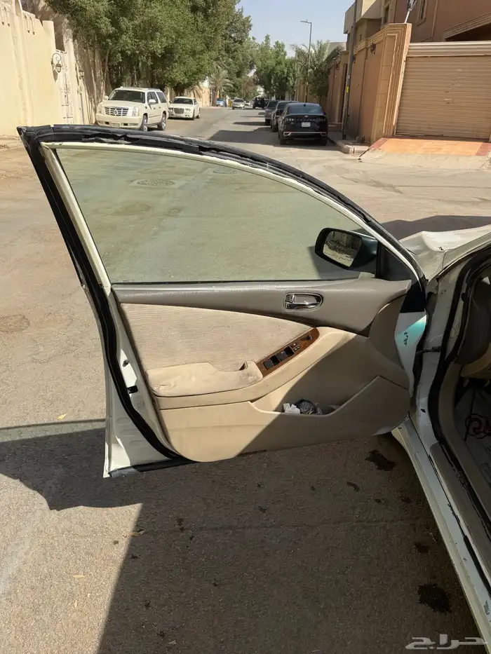 للبيع نيسان التيما 2010 - أبيض 9