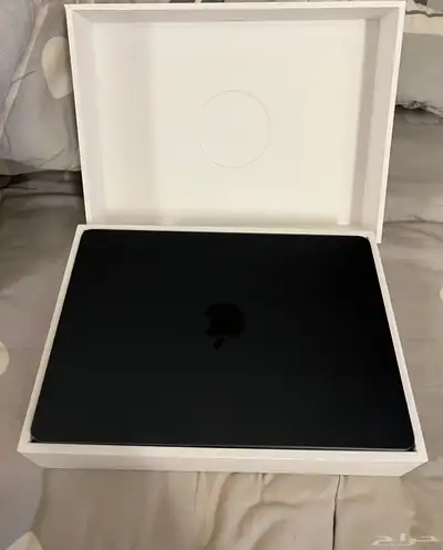 للبيع ماك بوك اير M4 0
