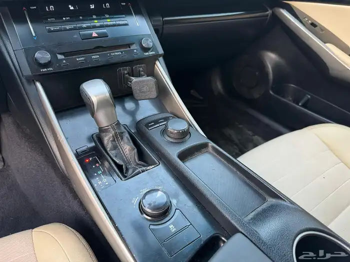 لكزس LS250 2014 7