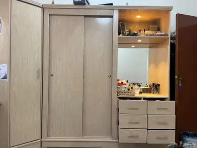 خزانة مع تسريحه 1