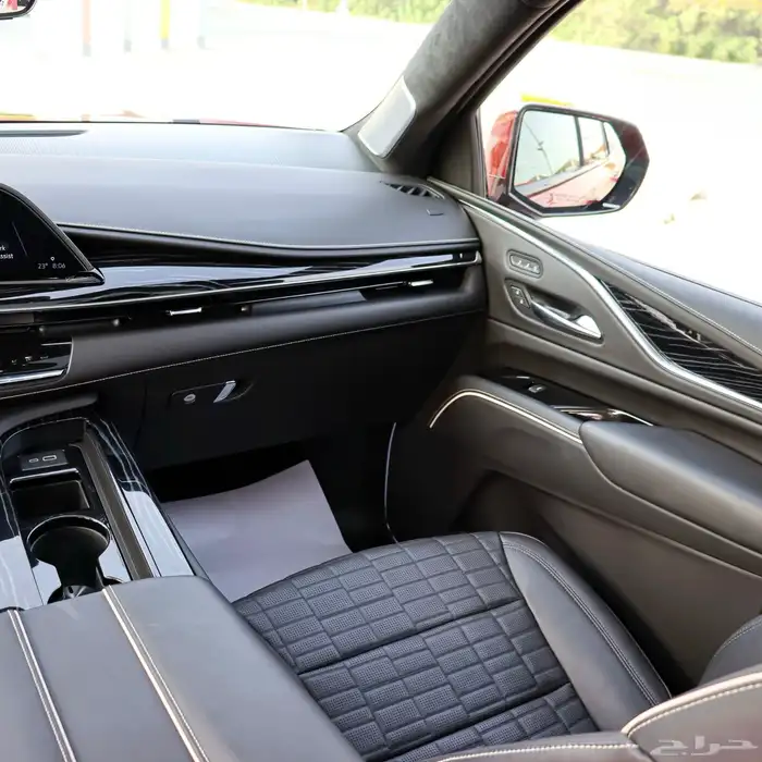 2023 CADILLAC Escalade V ESV REDفي الامارات 15