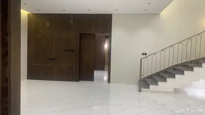 للبيع فلل مودرن فخمه بحي الوادي 11