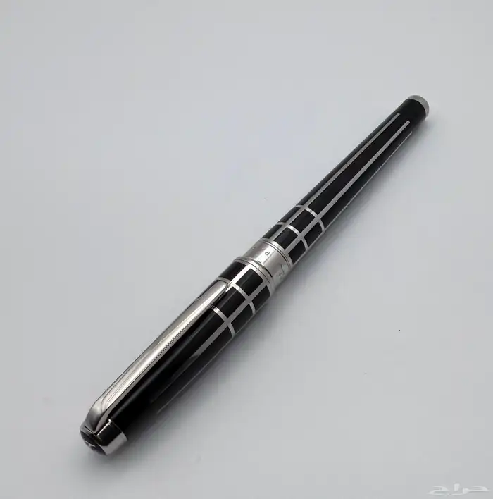 قلم فاخر من S.T. Dupont Defi 4