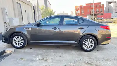 كيا اوبتيما 2015 نظيفة جدا 12