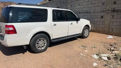 أكسبديشن 2013 طويل بدون دبل ماشي 190 الف كيلو 0