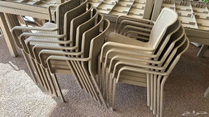 كراسي وطاولات للبيع 0