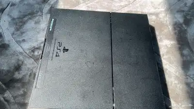 سوني 4 نظيف للبيع حدي فيه 450 اخر شي 400 3