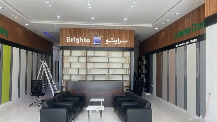 محل ومستودع وبضاعته وعمالته للتقبيل 0