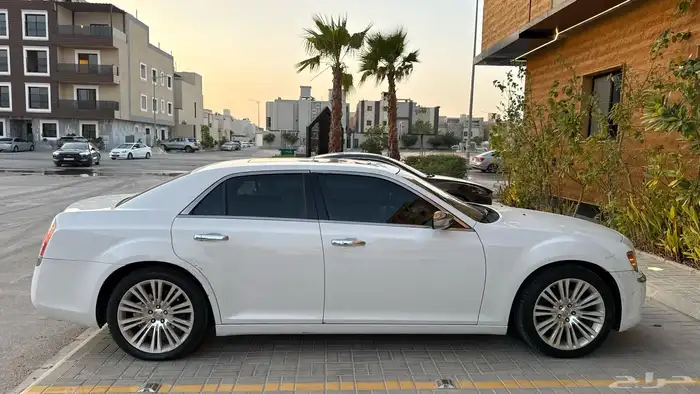 كرايزلر C300 همي 2011 4