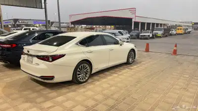 لكزس BH300h هايبرد 2022 0