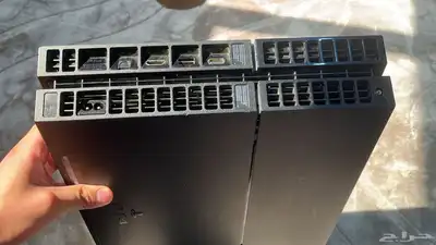سوني 4 نظيف للبيع حدي فيه 450 اخر شي 400 4