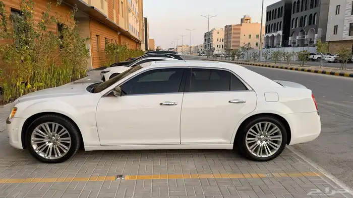 كرايزلر C300 همي 2011 5