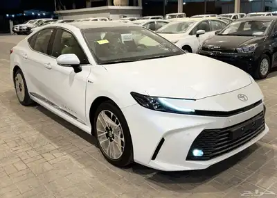 تويوتا كامري LE هايبرد 2025 اصفار ( بأقل سعر ) 3