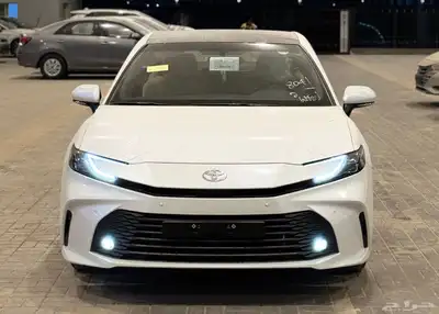 تويوتا كامري LE هايبرد 2025 اصفار ( بأقل سعر ) 1
