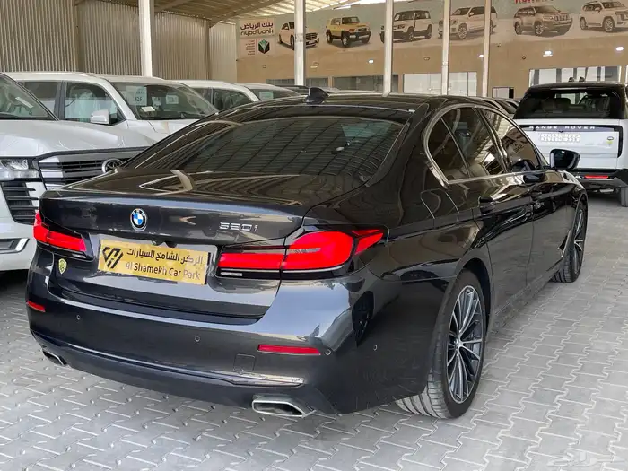للبيع بي ام دبليو 2022 فئه 520i سعودي 6
