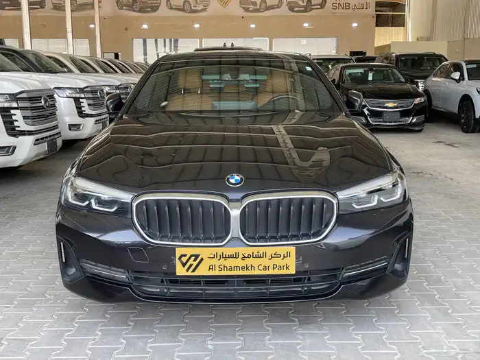 للبيع بي ام دبليو 2022 فئه 520i سعودي 0