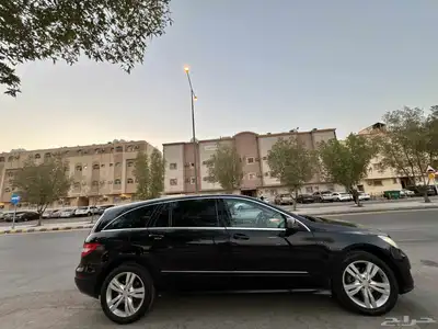مرسيدس للبيع اليوم بسعر مغري بداعي السفر سيارة عائلية فخمه 2