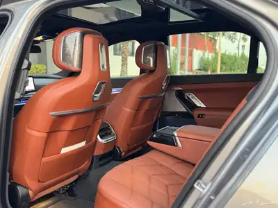 BMW 735 Li 2025 شبة جديد على الضمان KIT M 17