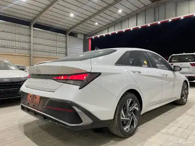 هونداي النترا 2025 كمفورت فتحه سقف وارد الصين(بنزين)1.5L 4