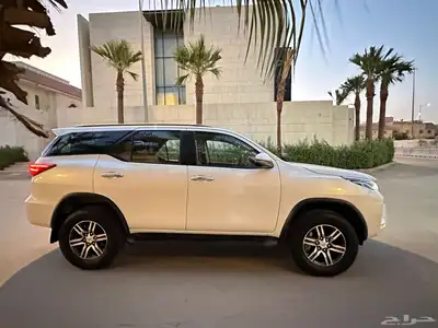 نوع السيارة   تويوتا فورشنر VX1 2023 بنزين الممشى 49 الف 4