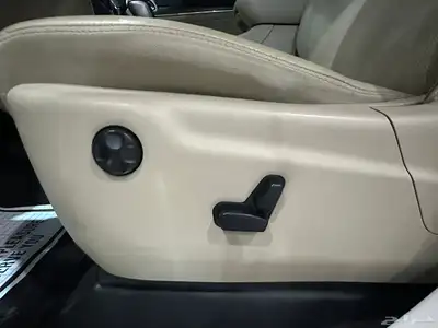 جيب جراند شيروكي موديل 2018 فل كامل لمتيد 12