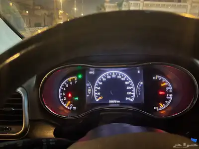 جيب جراند شيروكي 2015 لميتد V8 للبيع 6