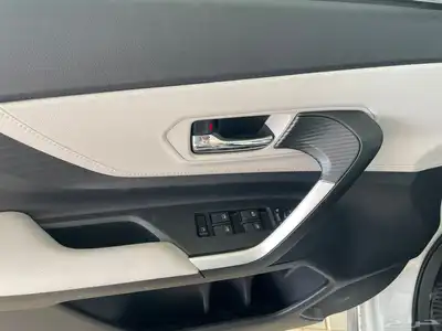 تويوتا فيلوز2025GLX سعودي 7مقاعد(بنزين)1.5L 9