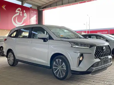 تويوتا فيلوز2025GLX سعودي 7مقاعد(بنزين)1.5L 3