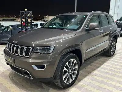 جيب جراند شيروكي موديل 2018 فل كامل لمتيد 3