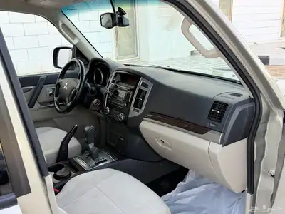 باجيرو GLS 2020 ذهبي 23