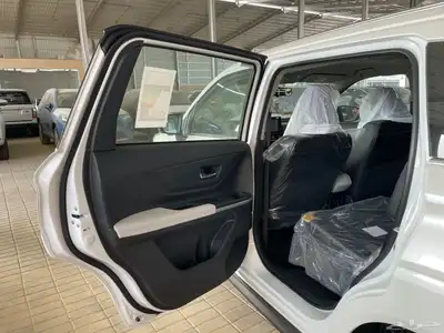 تويوتا فيلوز2025GLX سعودي 7مقاعد(بنزين)1.5L 24