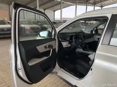 تويوتا فيلوز2025GLX سعودي 7مقاعد(بنزين)1.5L 7