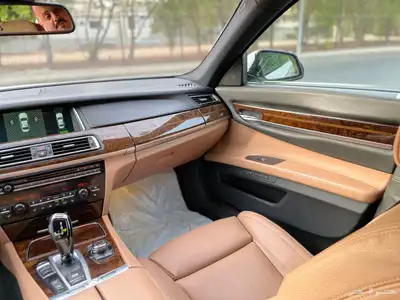 بي ام دبليو   الفئة السابعة   موديل 2013 5