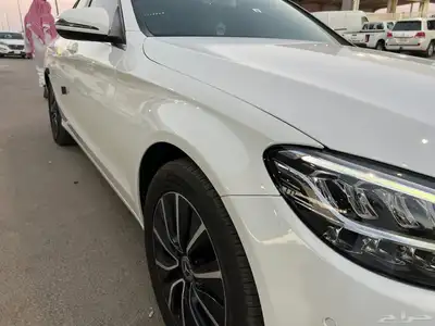 مرسيدس C 200 2020 فل كامل ( داخلي اوف وايت ) 2
