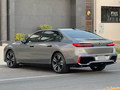 BMW 735 Li 2025 شبة جديد على الضمان KIT M 5